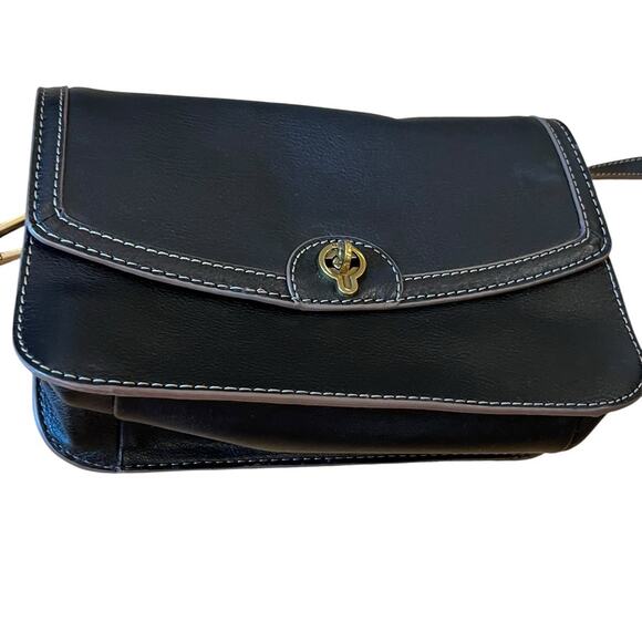 FOSSIL Ainsley Flap Closure Crossbody in Medium Black Leather Bag Purse - Picture 1 of 8